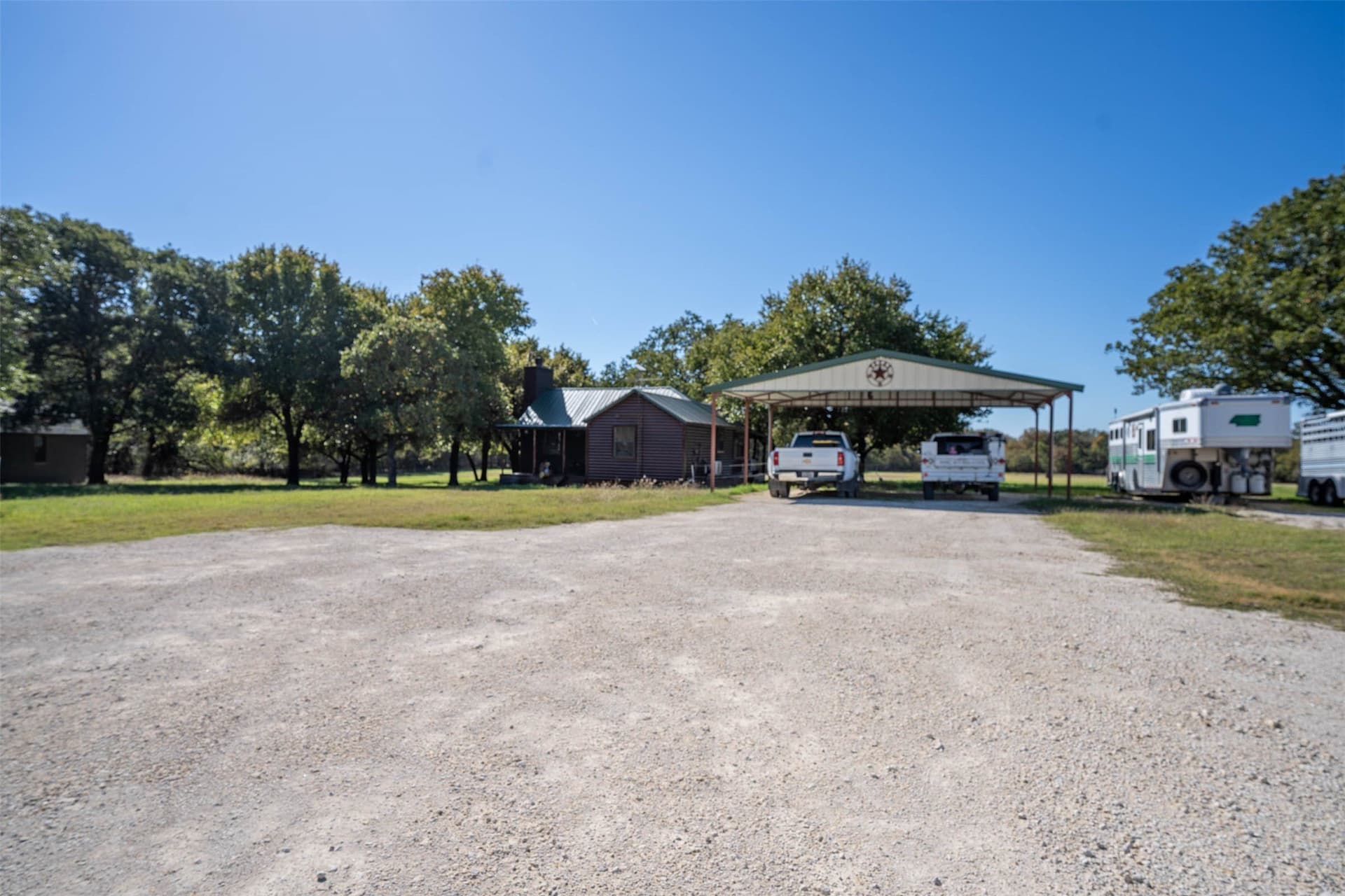 24.1 acres in Hill County
