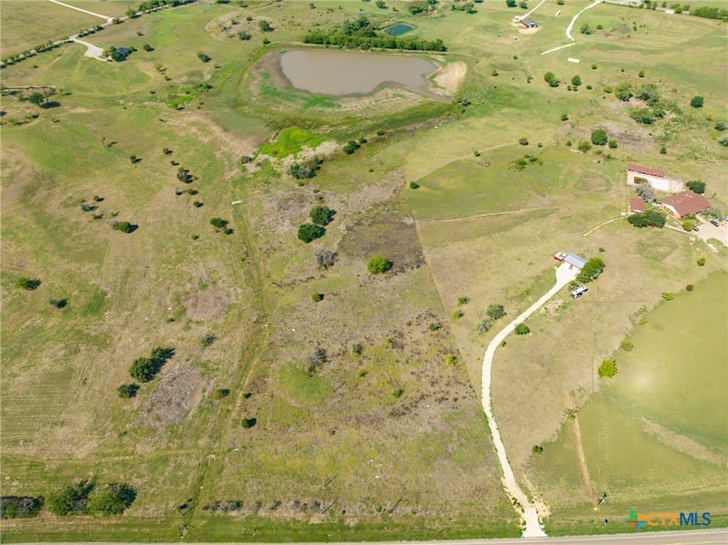 10.01 acres in McLennan County gallery image 2