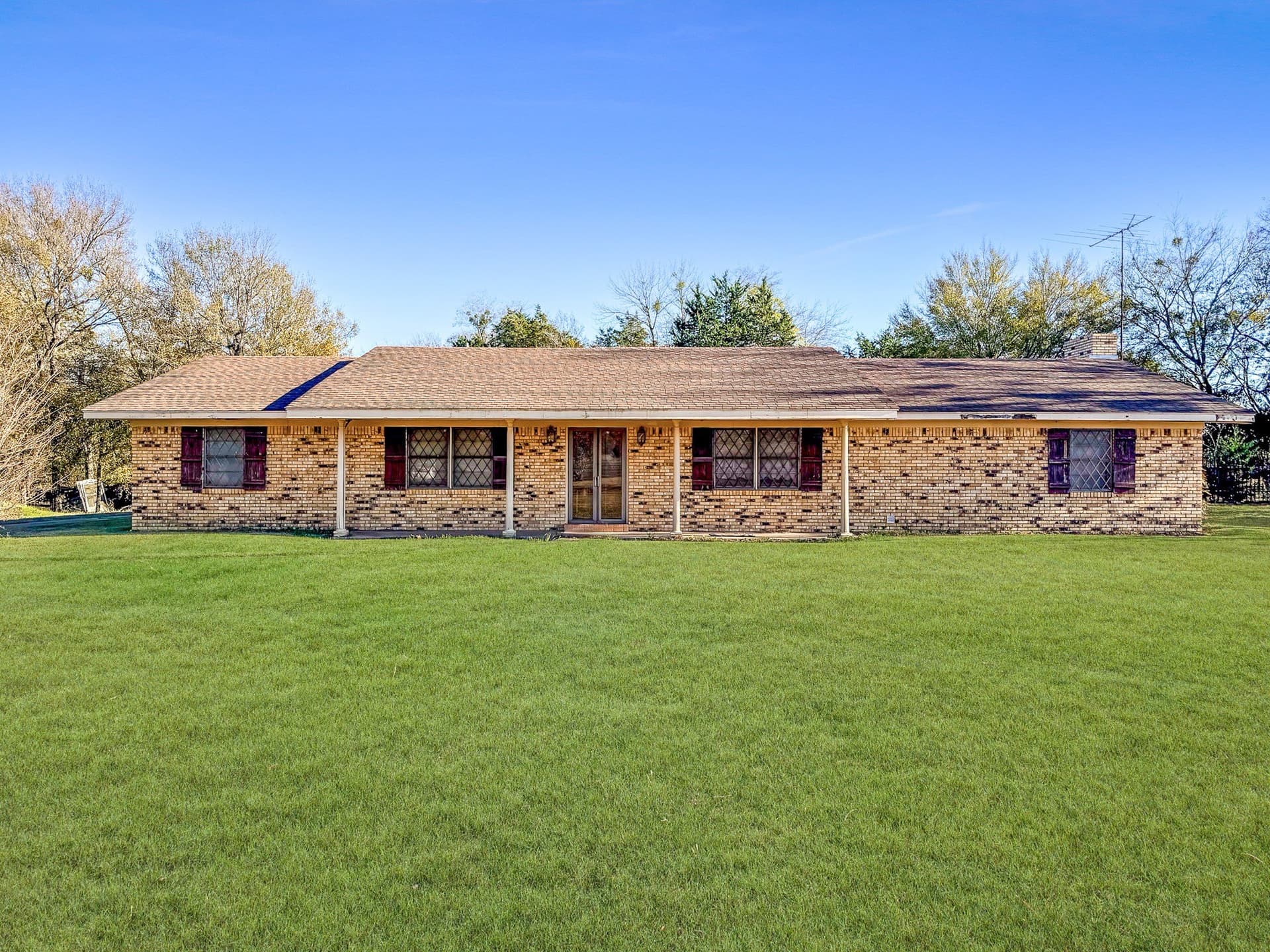 17.64 acres in Navarro County
