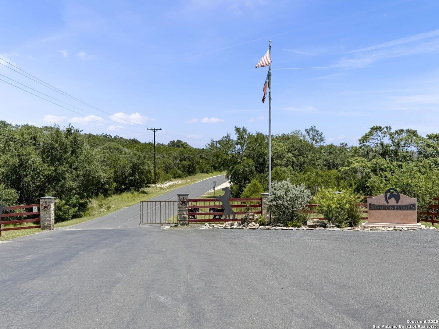 1.03 acres in Comal County - photo 11