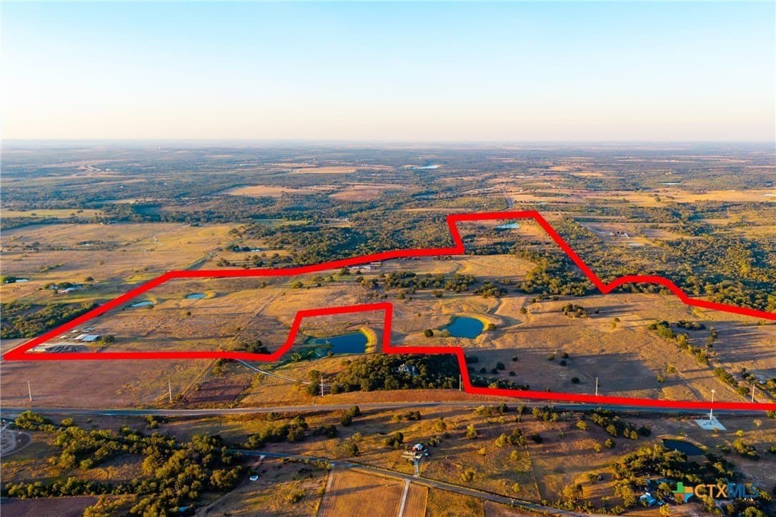 431.62 acres in Guadalupe County - photo 9