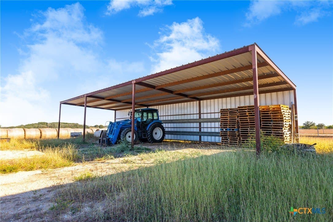431.62 acres in Guadalupe County - photo 28