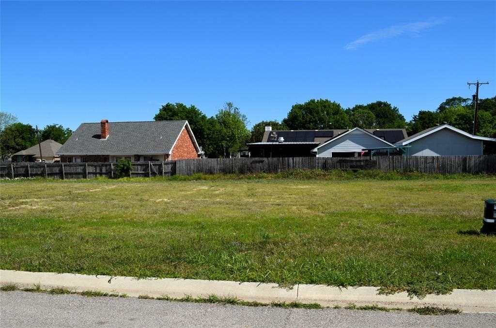 0.16 acres in Kaufman County gallery image 2