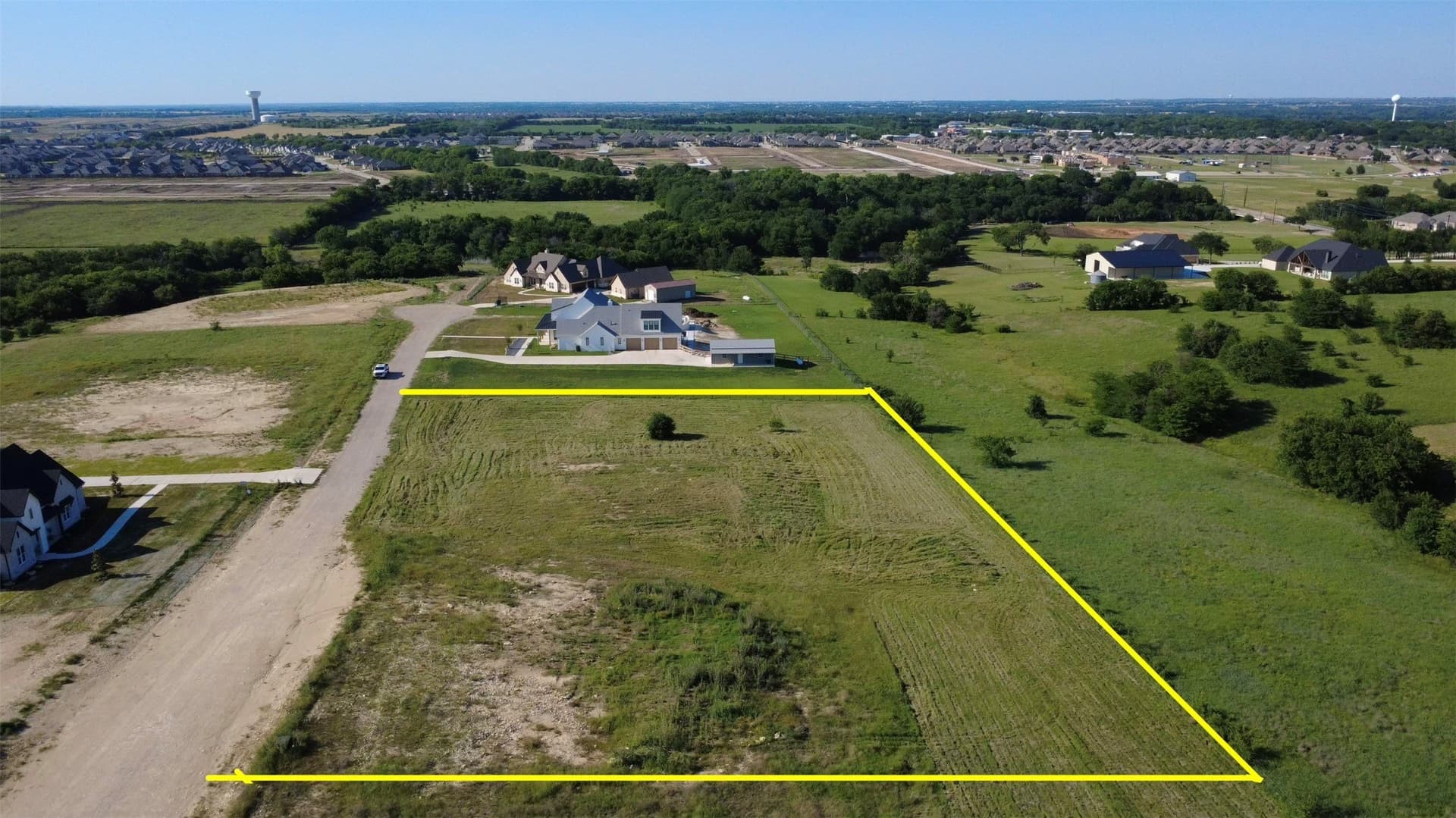 2 acres in Denton County gallery image 2