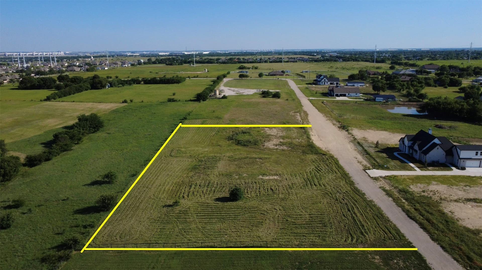 2 acres in Denton County gallery image 3