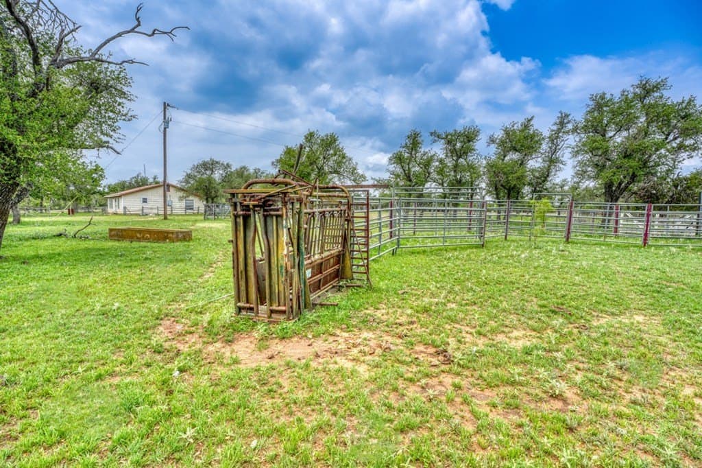189 acres in Gillespie County - photo 7