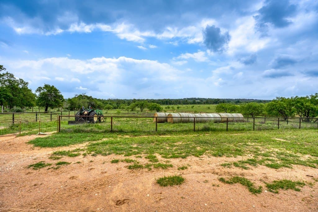 189 acres in Gillespie County gallery image 3