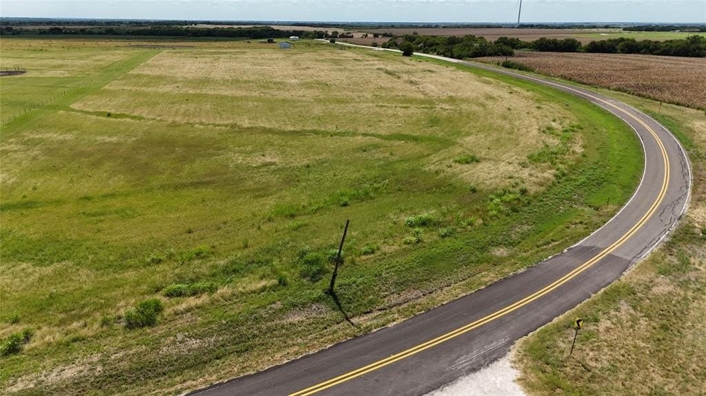 10 acres in Hill County