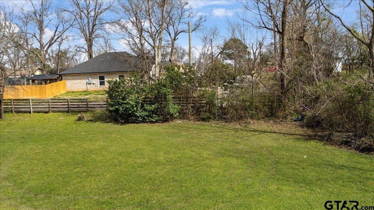0.43 acres in Smith County - photo 12