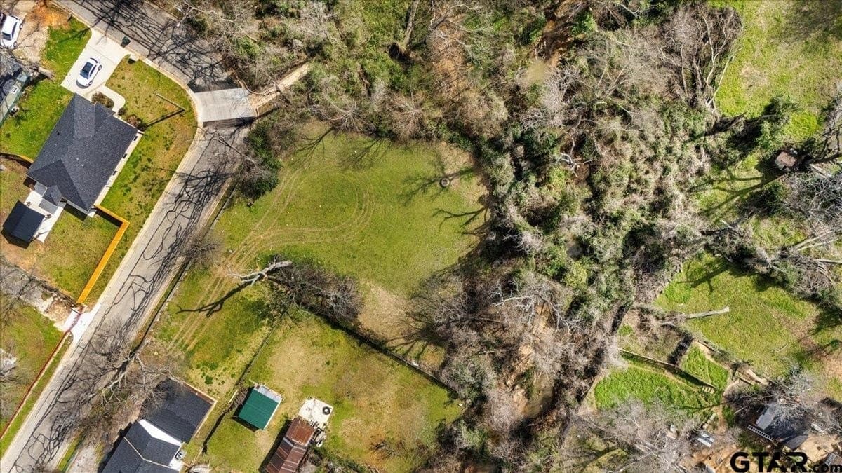 0.43 acres in Smith County - photo 10