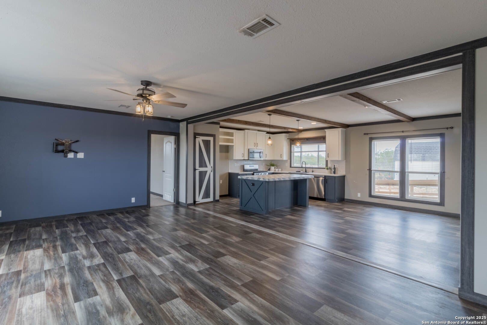 10.47 acres in Frio County gallery image 3