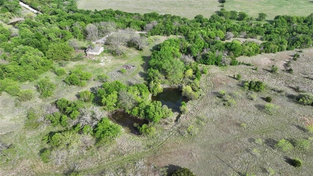 12 acres in Hill County