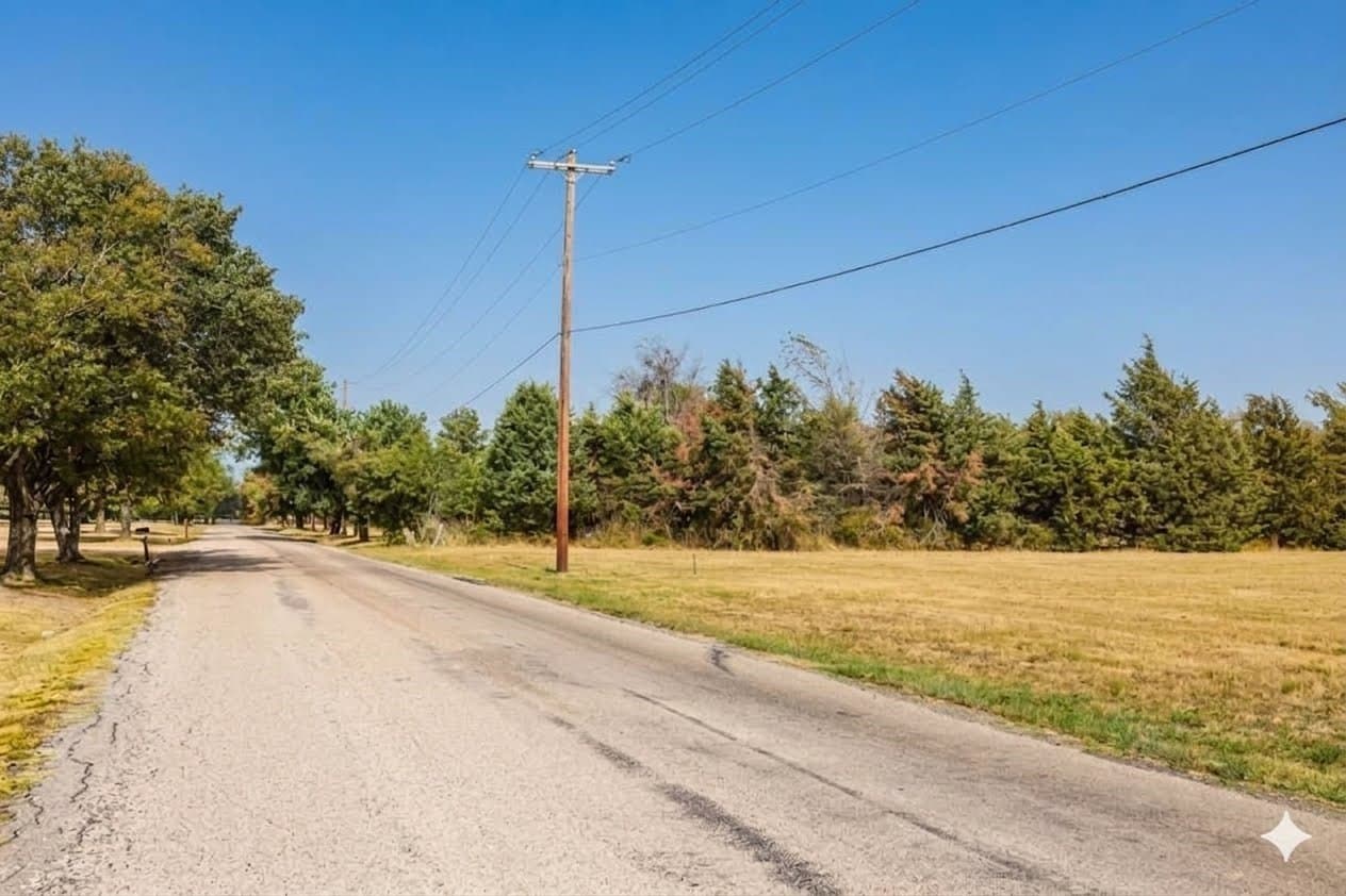 1.25 acres in Lamar County - photo 2