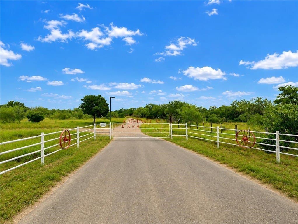 10 acres in Starr County