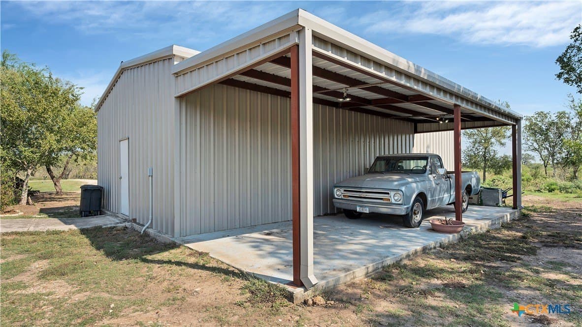 16.59 acres in Guadalupe County - photo 40