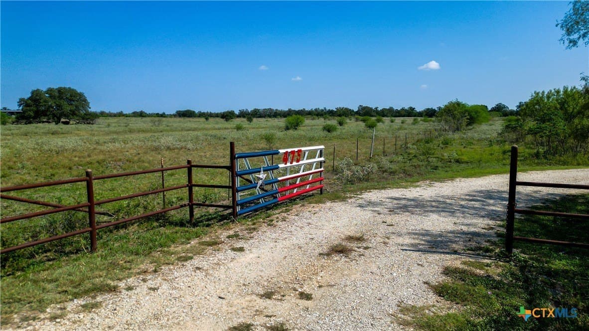 16.59 acres in Guadalupe County gallery image 4