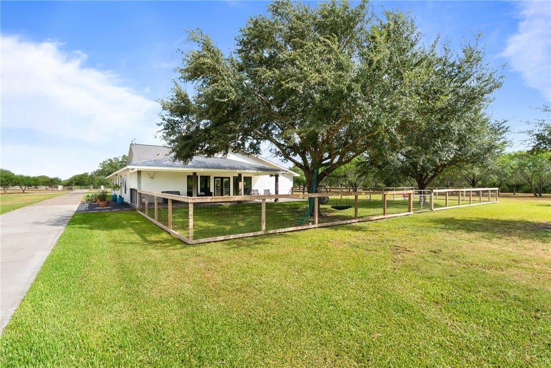 100,000 acres in Nueces County - photo 33