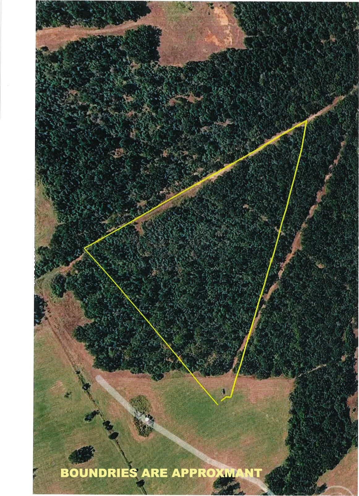 10.01 acres in Milam County