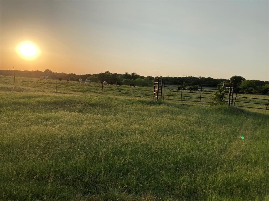 9 acres in Hill County