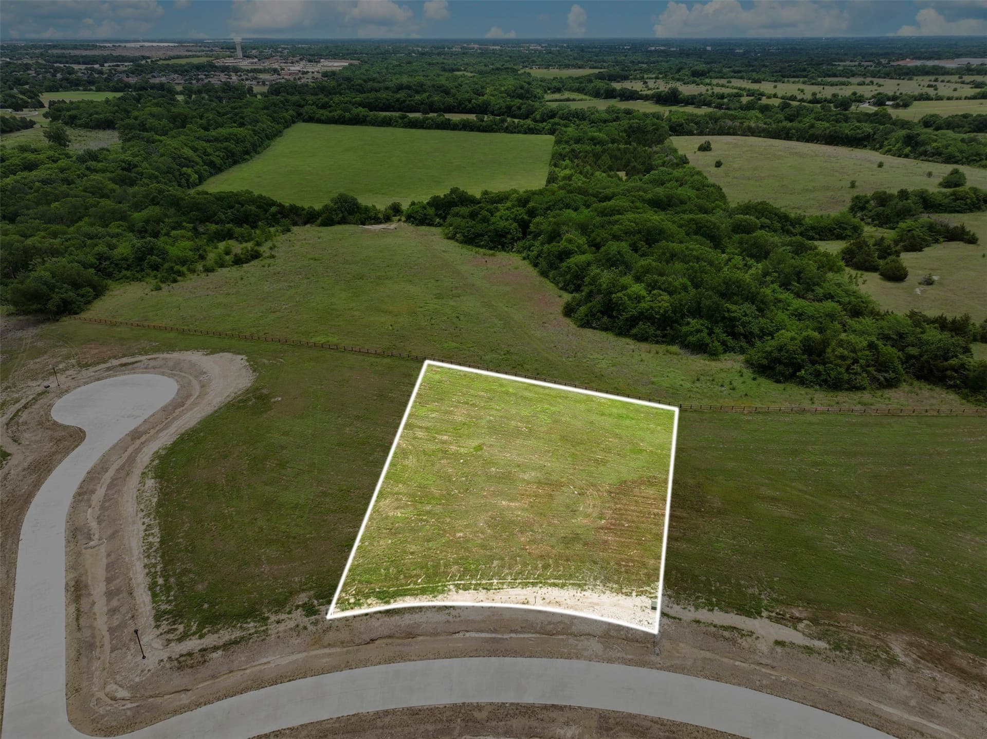 1.03 acres in Ellis County