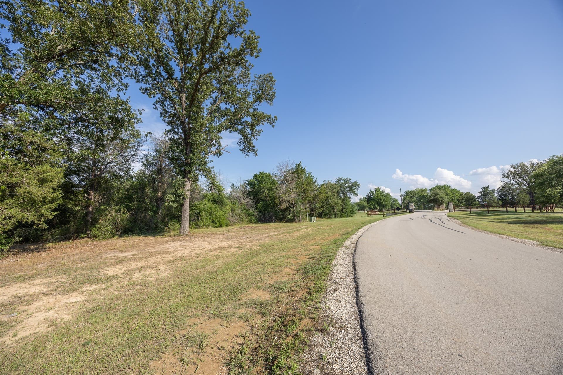 1.01 acres in Navarro County
