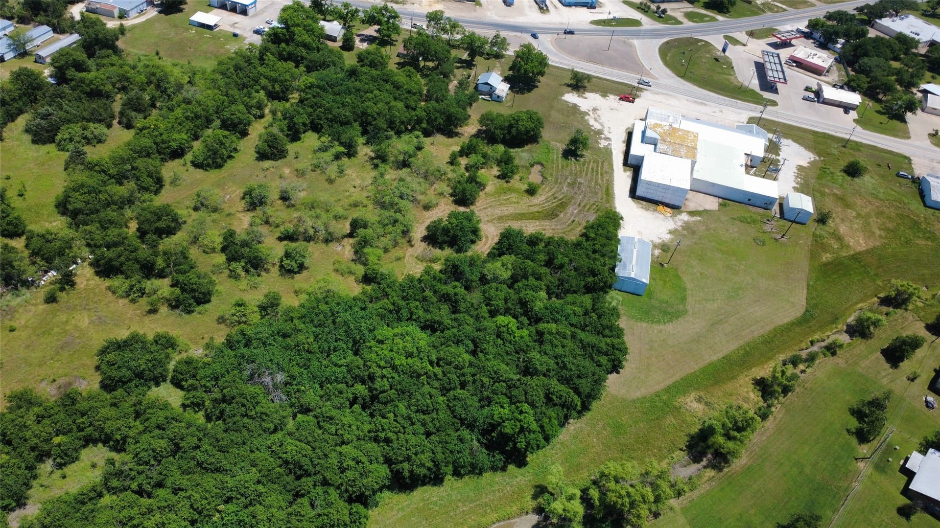 5.73 acres in Hill County - photo 2