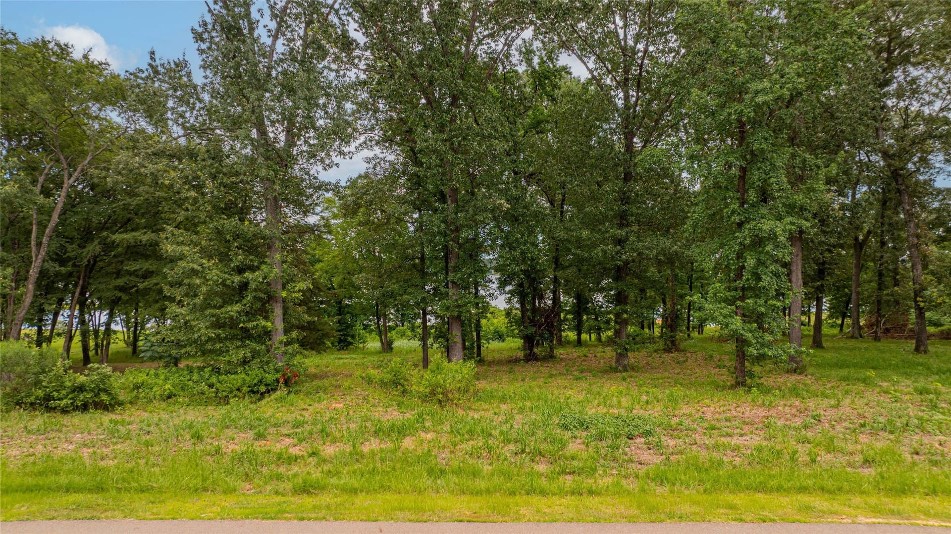 1.04 acres in Franklin (TX) County - photo 11