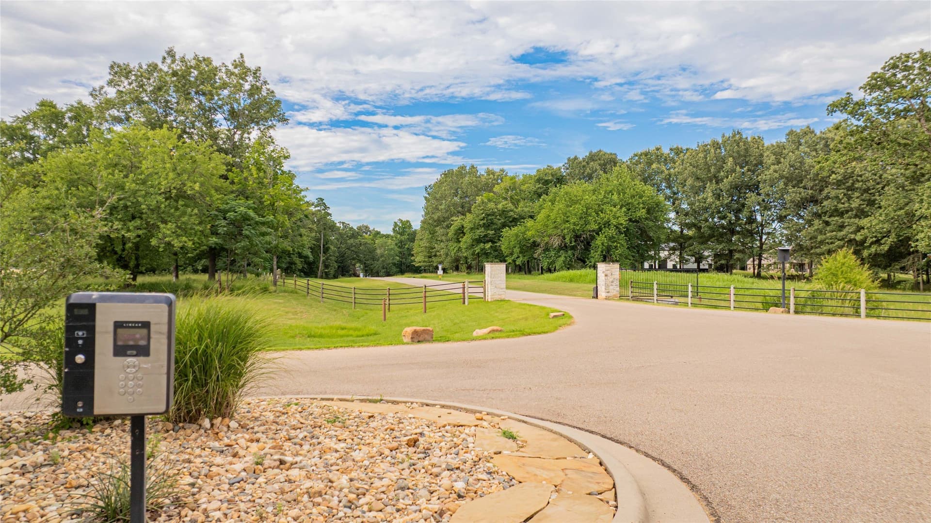 1.04 acres in Franklin (TX) County - photo 17