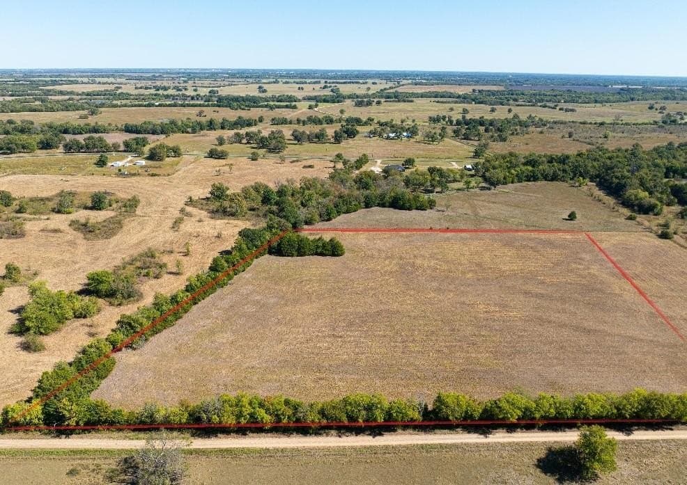 11 acres in Lamar County