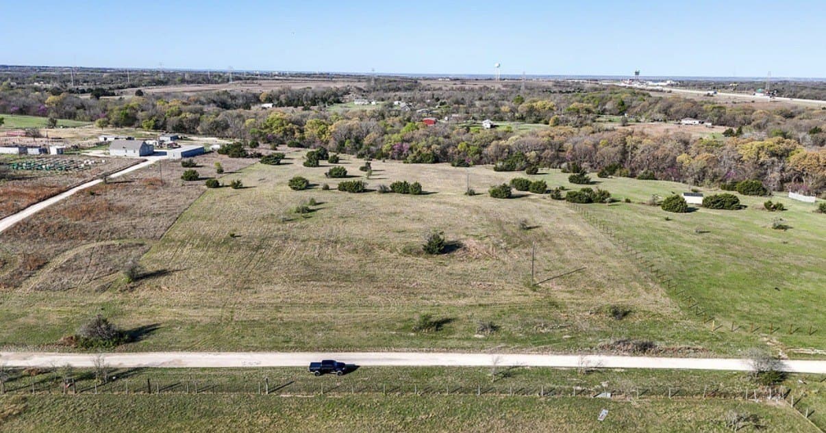 7.59 acres in Hill County - photo 3