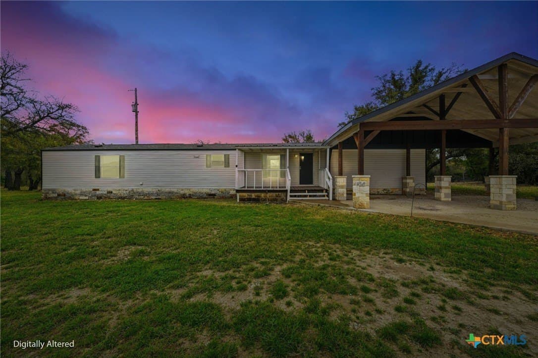 10.5 acres in Lampasas County