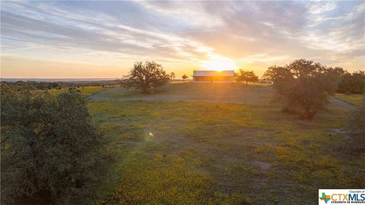 189.92 acres in Blanco County - photo 3