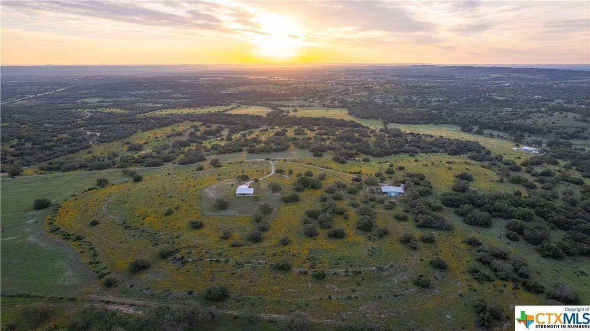 189.92 acres in Blanco County - photo 4