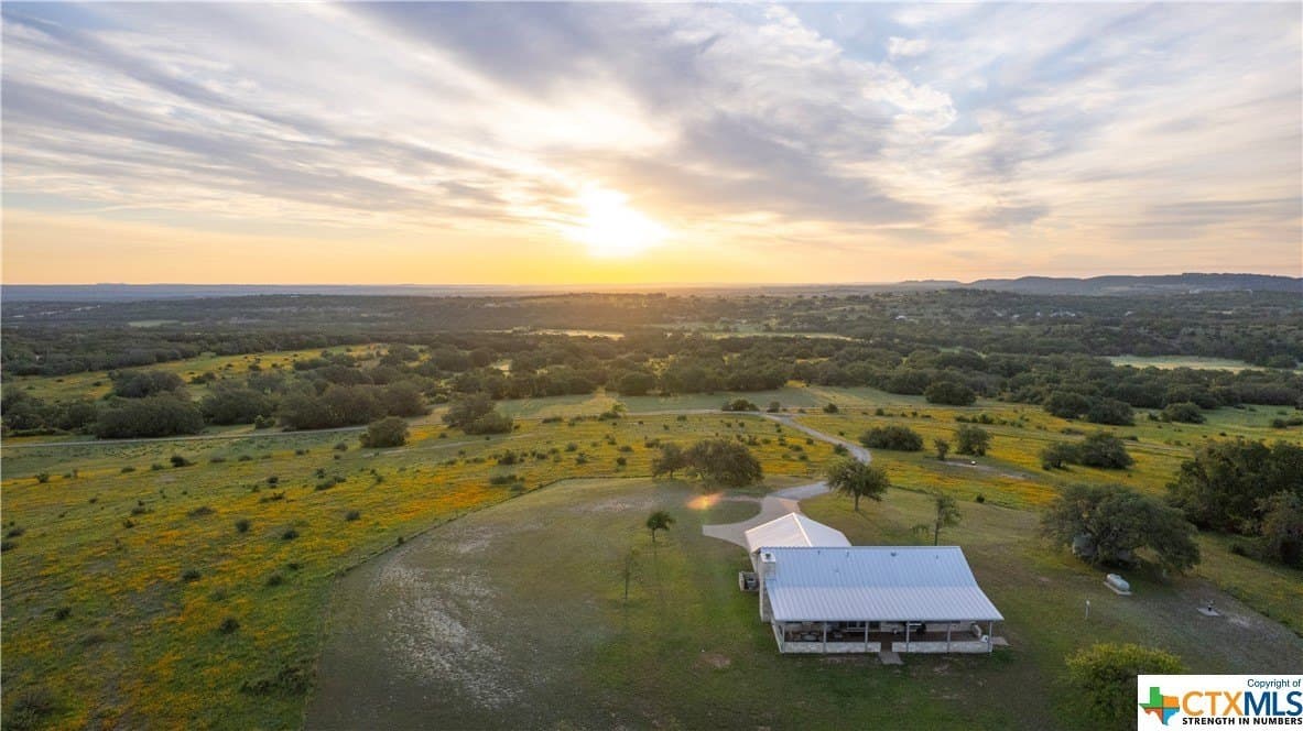 189.92 acres in Blanco County - photo 5