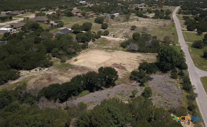 4 acres in Lampasas County