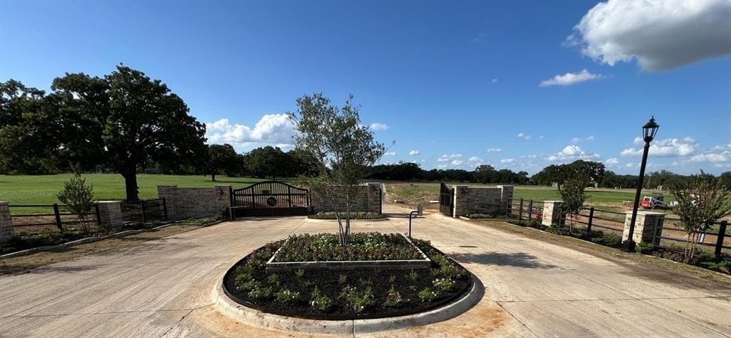 1.13 acres in Tarrant County gallery image 2