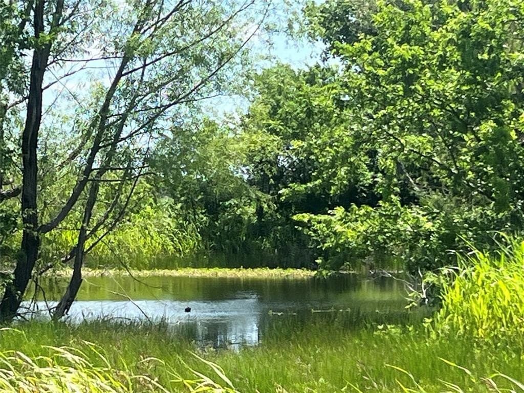 10.1 acres in Hill County