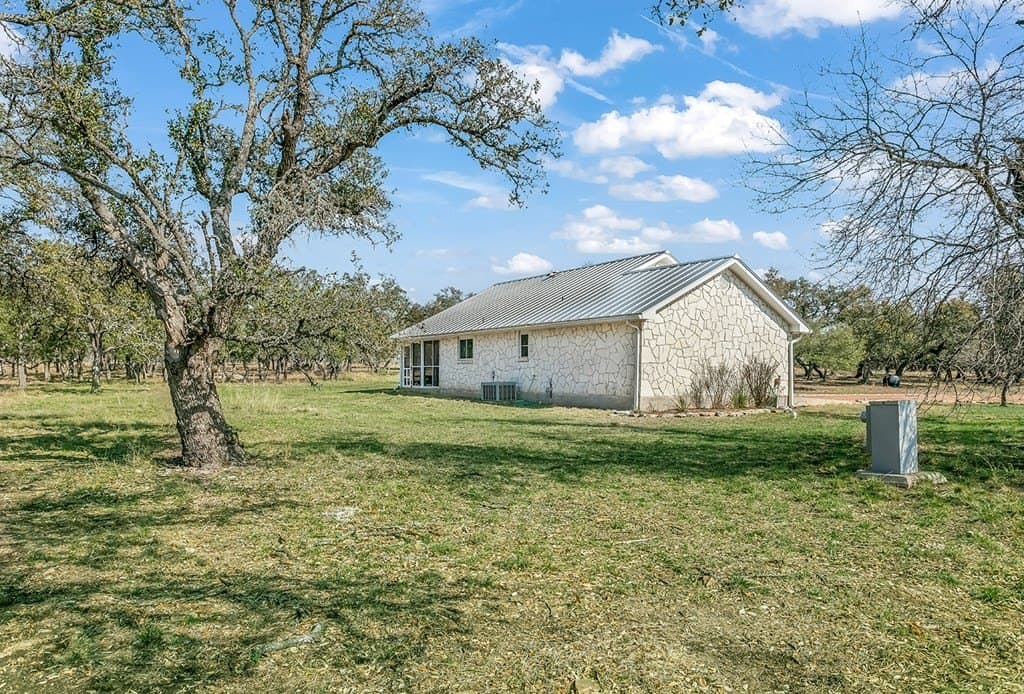 80 acres in Gillespie County - photo 42
