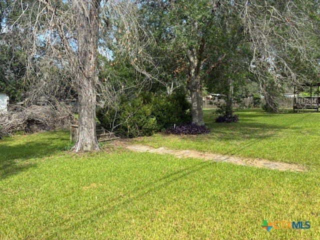 0.5 acres in Lavaca County - photo 3