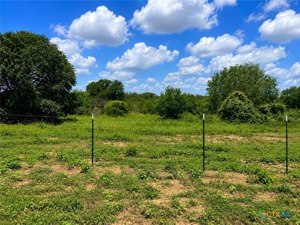 4.9 acres in DeWitt County featured view