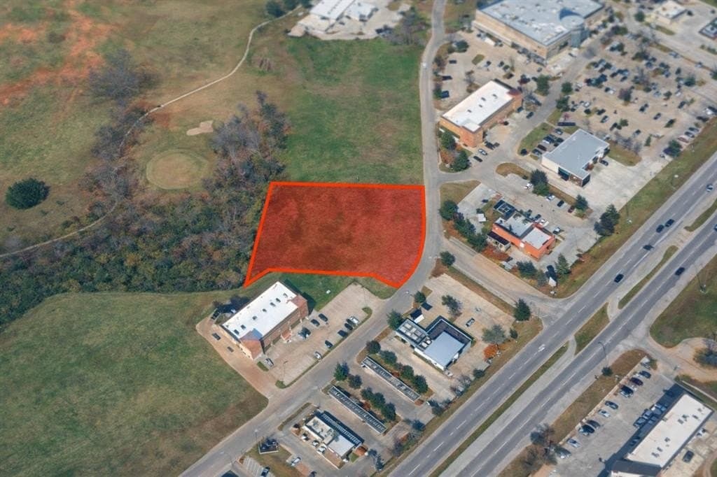 1.07 acres in Tarrant County gallery image 2