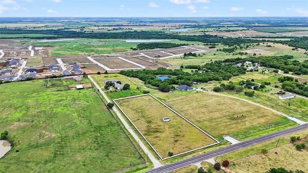 2.1 acres in Collin County gallery image 4