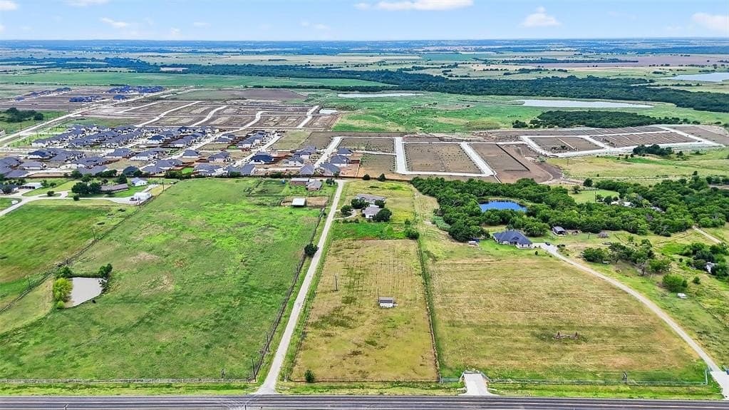 2.1 acres in Collin County gallery image 3