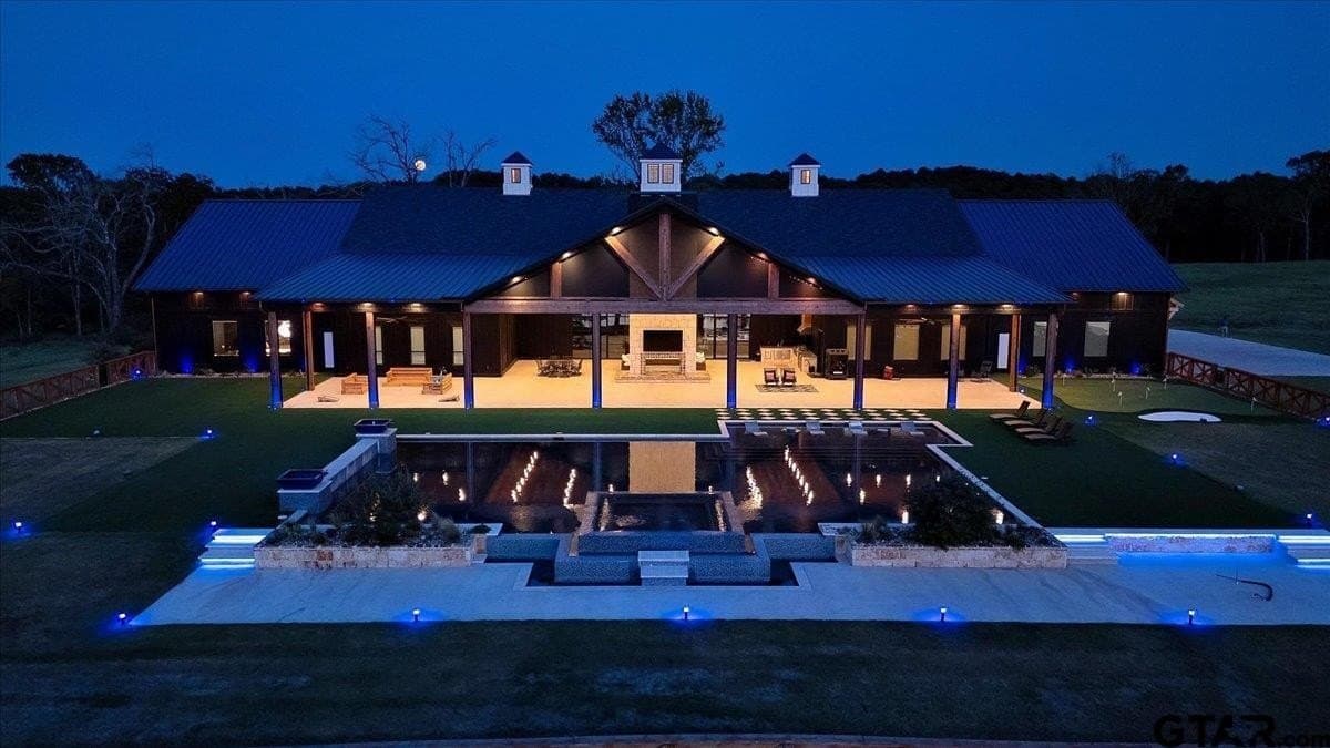 333 acres in Smith County