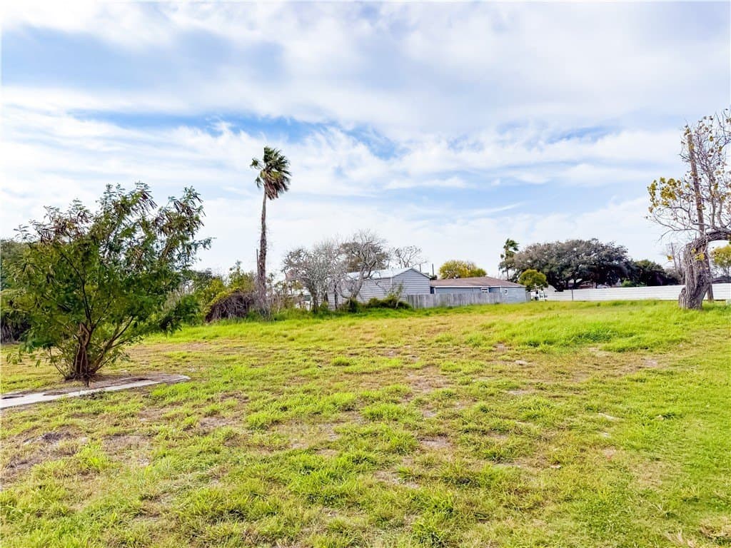 0.13 acres in Nueces County - photo 7