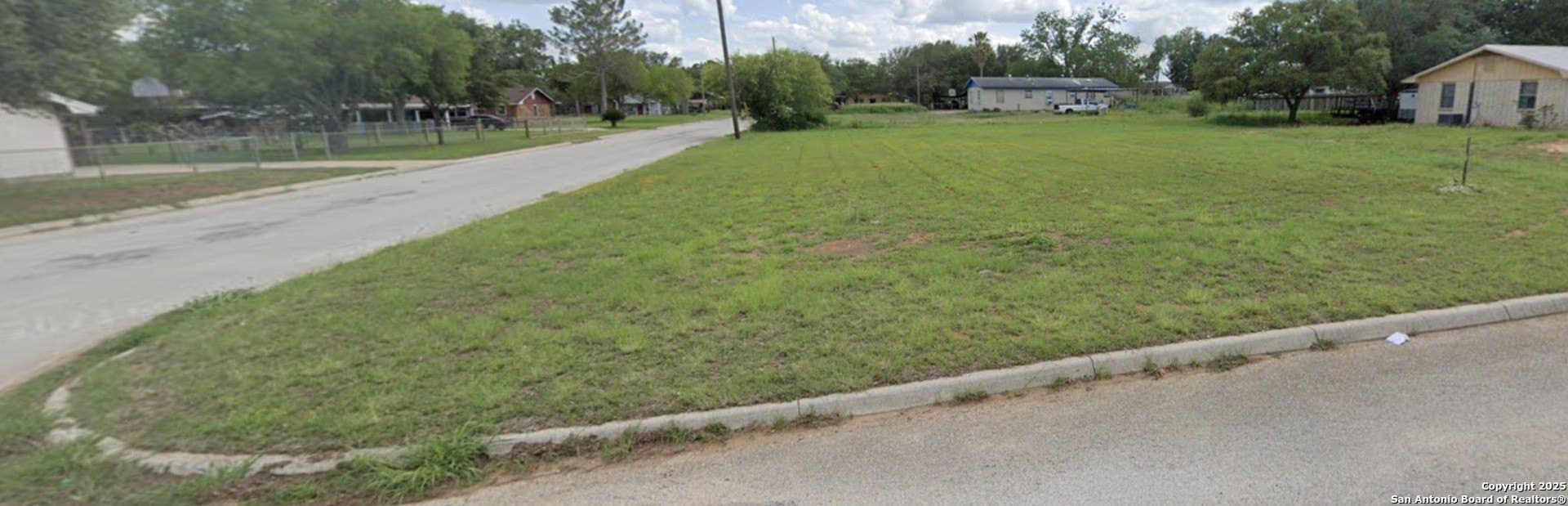 0.29 acres in Frio County