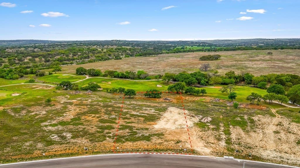 0.56 acres in Kerr County gallery image 3