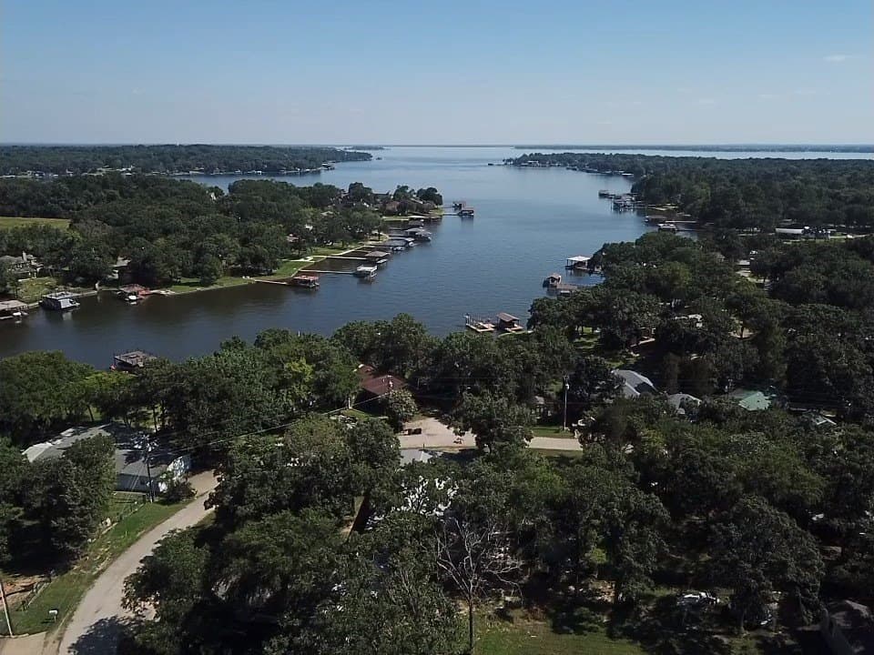 0.07 acres in Henderson County - photo 9