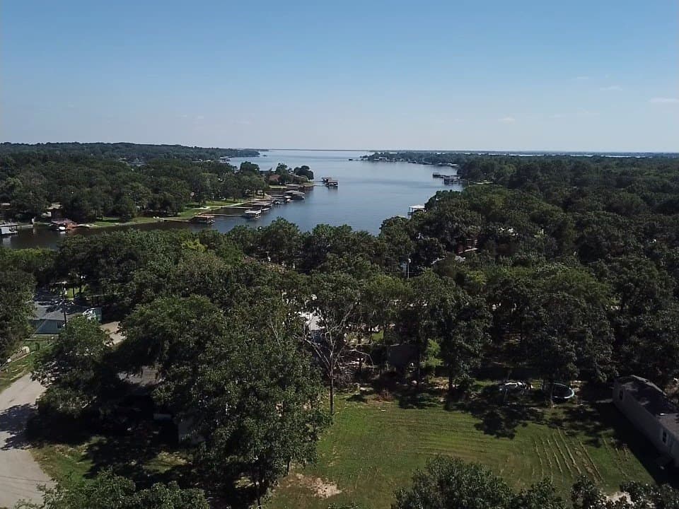0.07 acres in Henderson County - photo 22