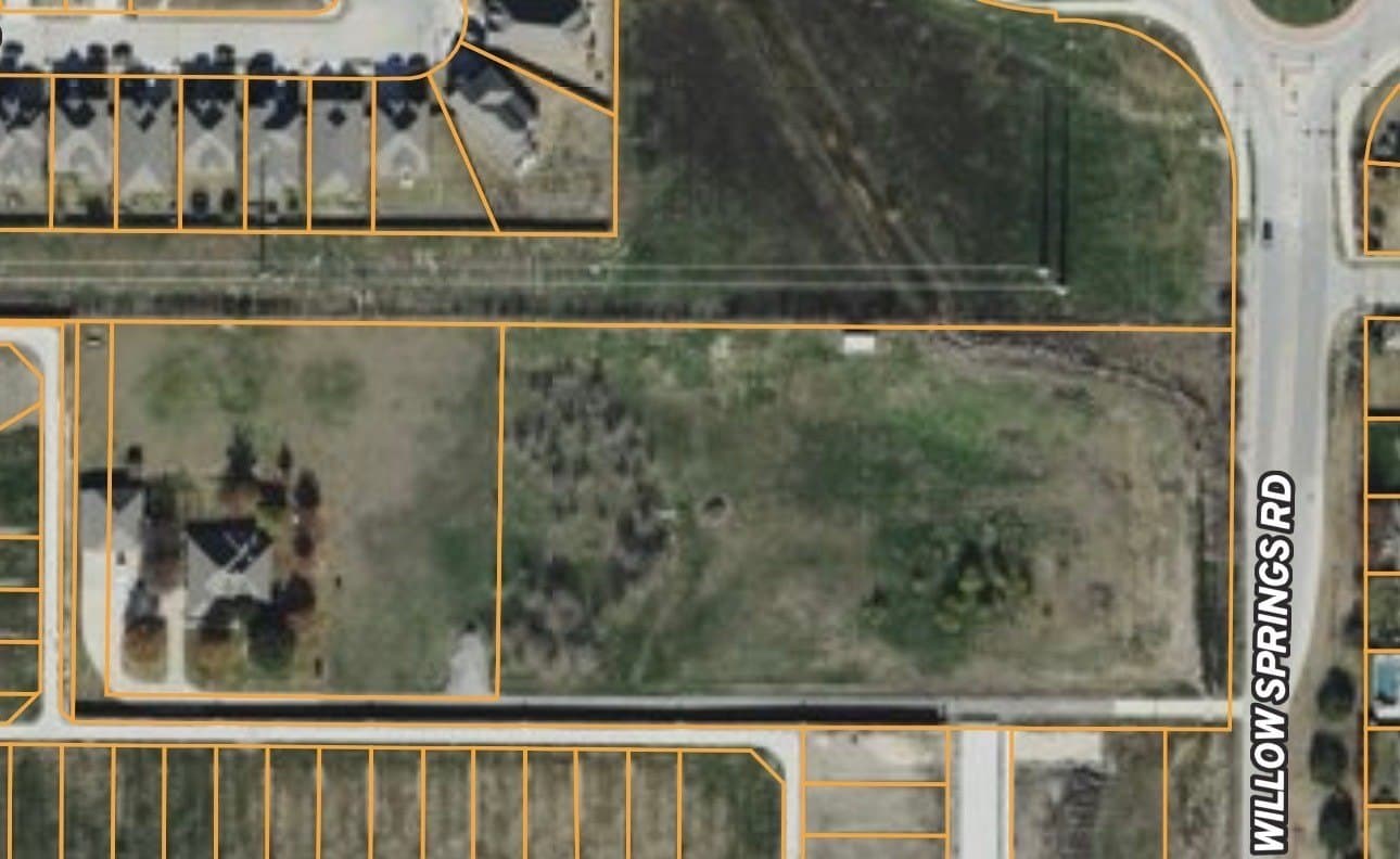 4.38 acres in Tarrant County - photo 2